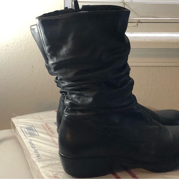 Dansko Women's Black Suede 2 1/2" Full Zip heel Boots size 8 USA 39 Euro - Picture 3 of 9